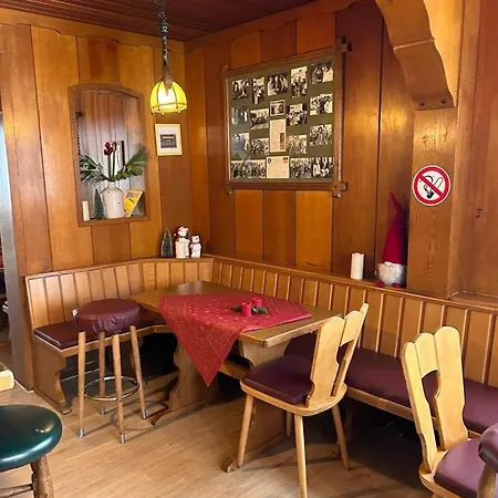 Haus Astenblick Winterberg Appartments Mit Gastraum Weihnachtsfeier,Wanderveranstaltungen Und Familienfeiern Feriehus