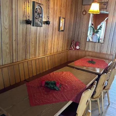 Haus Astenblick In Mit Gastraum Wanderveranstaltungen Und Familienfeiern