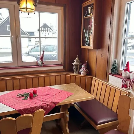 Haus Astenblick In Mit Gastraum Wanderveranstaltungen Und Familienfeiern Winterberg