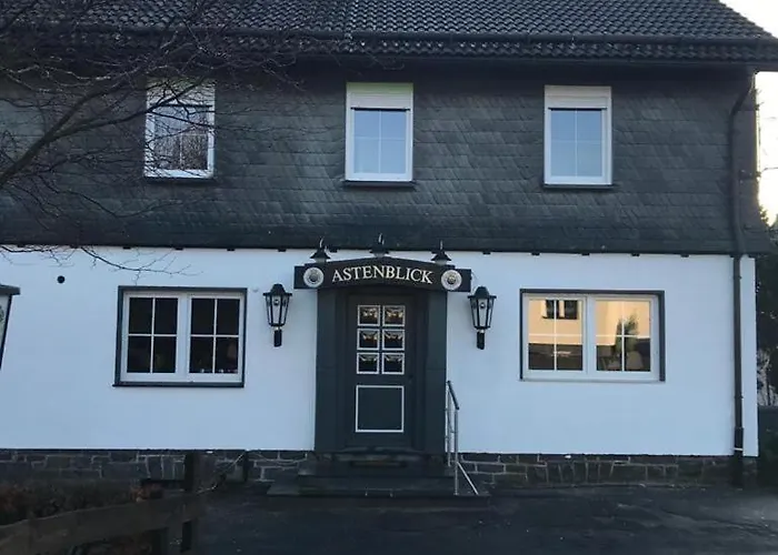 Сasa de vacaciones Haus Astenblick In Mit Gastraum Wanderveranstaltungen Und Familienfeiern