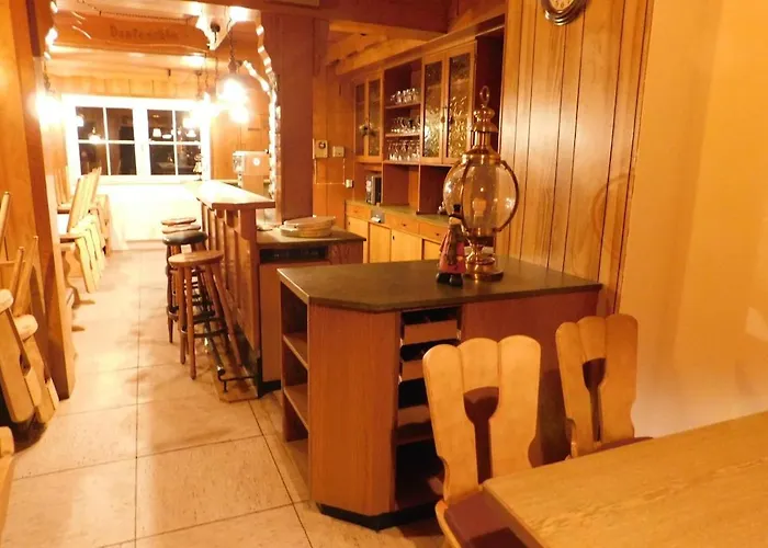 Haus Astenblick In Mit Gastraum Wanderveranstaltungen Und Familienfeiern Winterberg